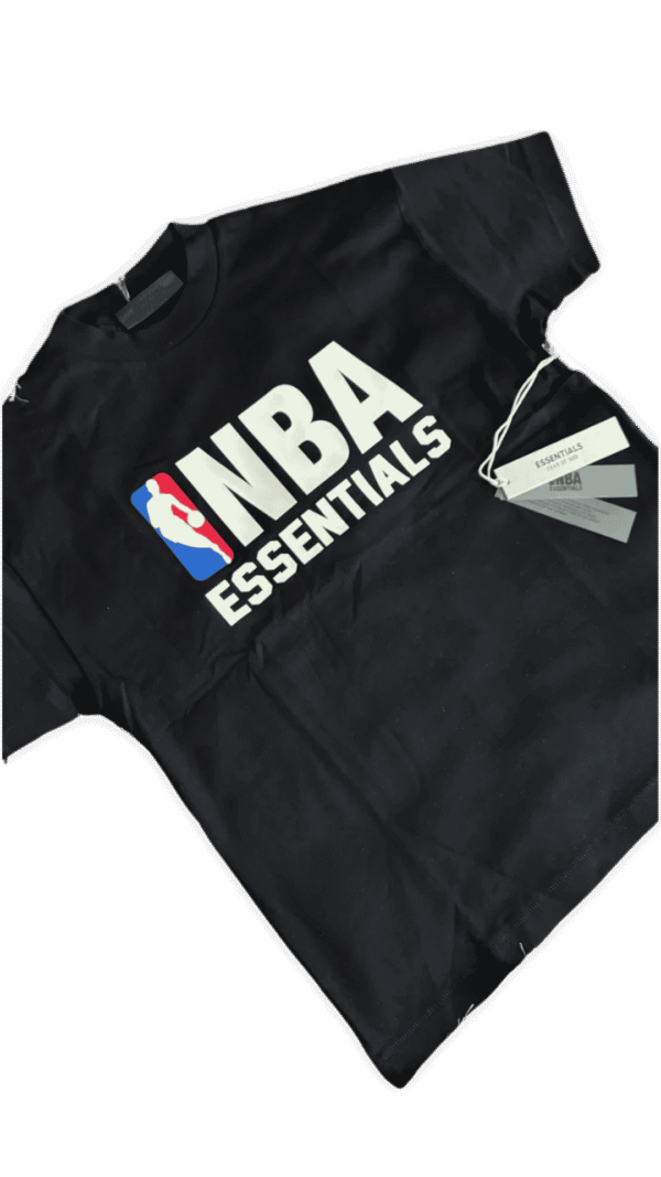 Remera Essentials x NBA
