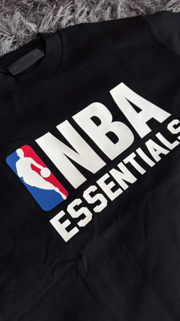 Remera Essentials x NBA