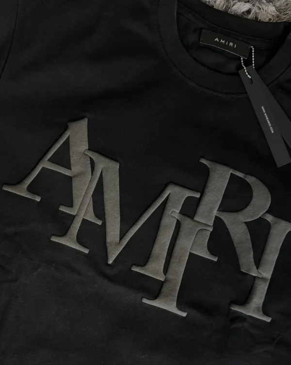 Remera Amiri straggered