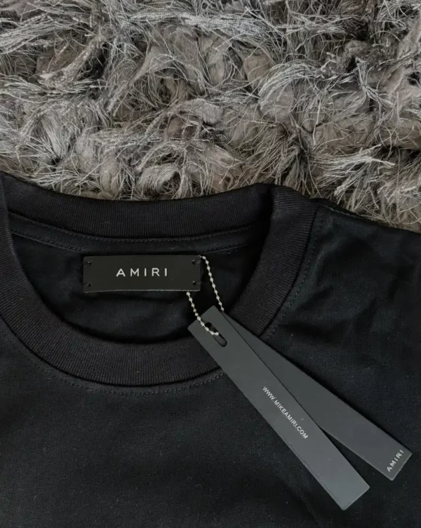 Remera Amiri straggered