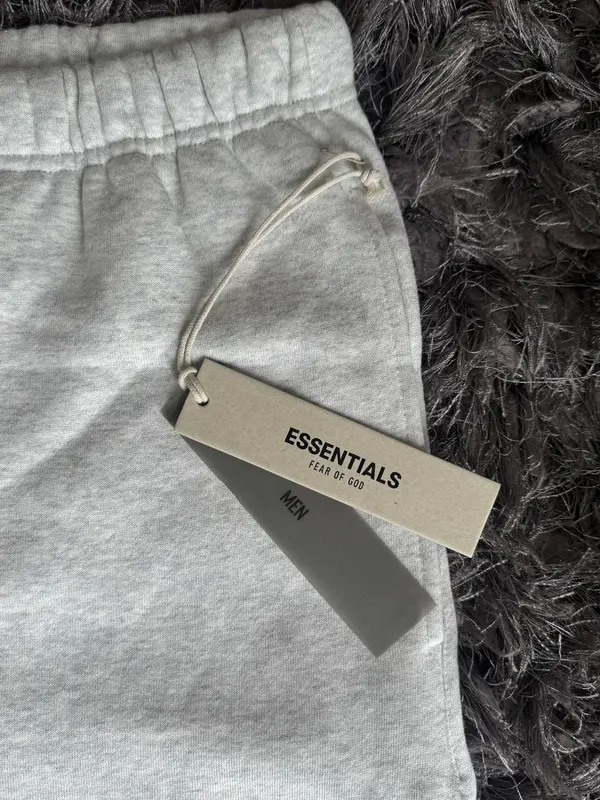 Short Essentials ss22