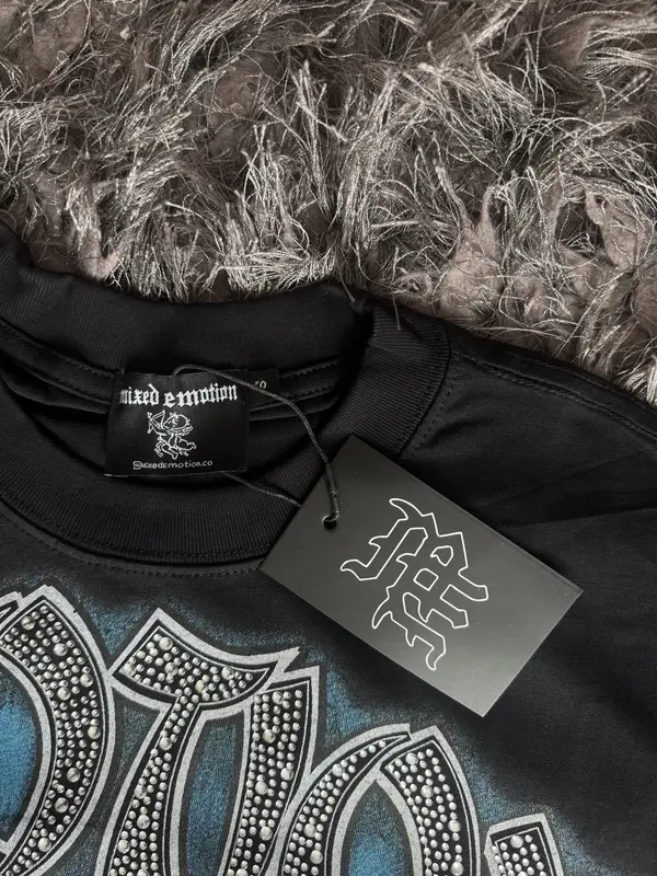 Remera Mixed Emotions
