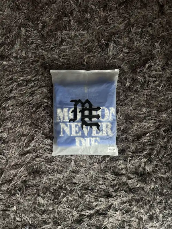 Campera Emotions never die