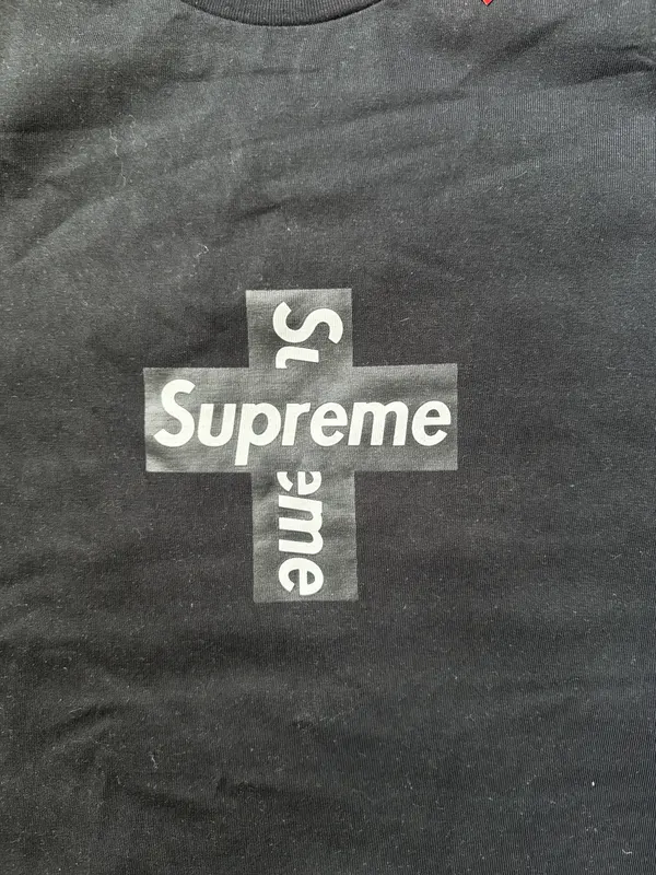 Remera Supreme