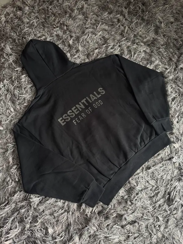 Buzo Essentials ss25