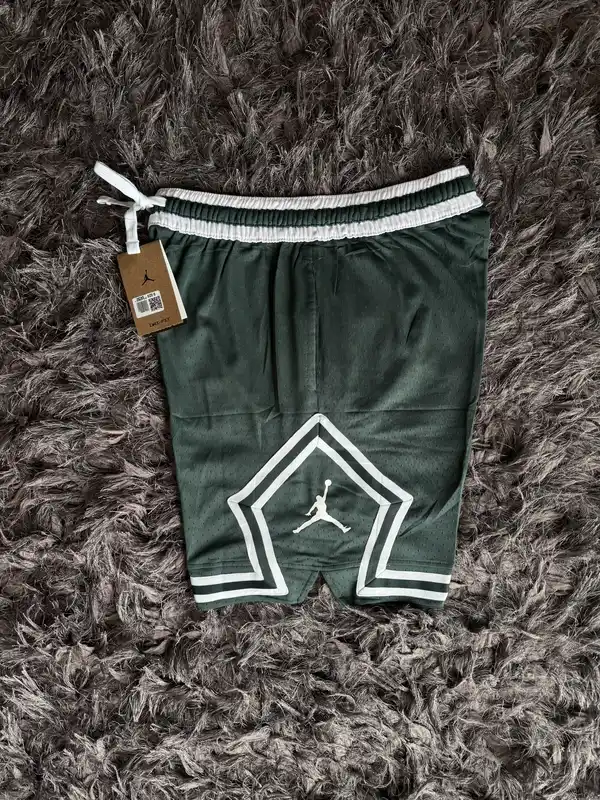 Short Jordan Diamond