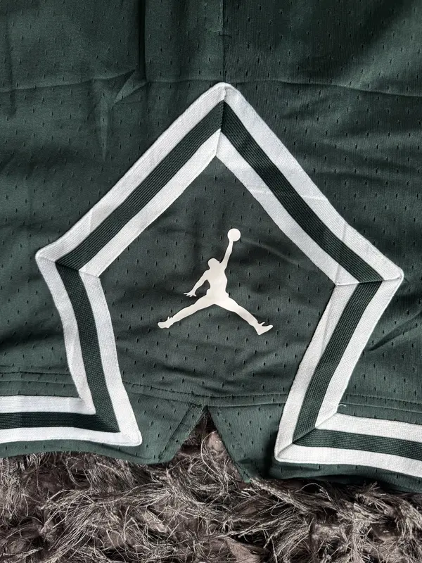 Short Jordan Diamond