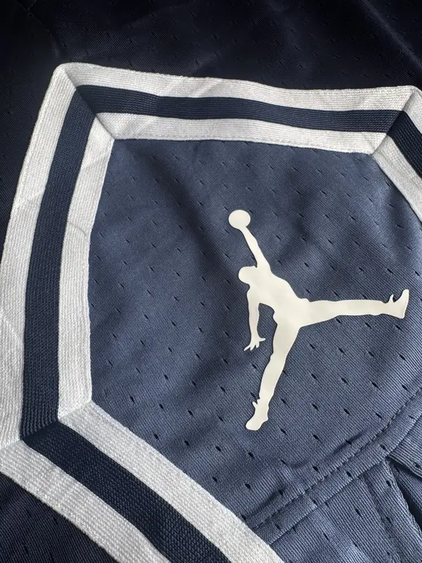 Short Jordan Diamond