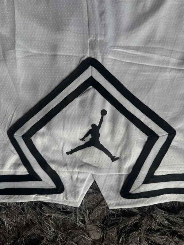 Short Jordan Diamond