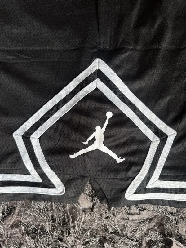 Short Jordan Diamond