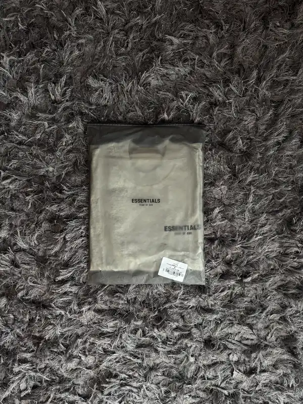 Remera Essentials ss22