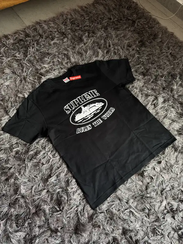 Remera Supreme x Corteiz