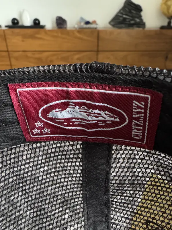 Gorra Corteiz logo
