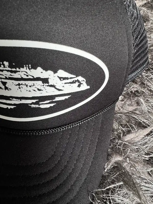 Gorra Corteiz logo