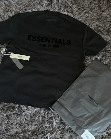Remera Essentials ss22