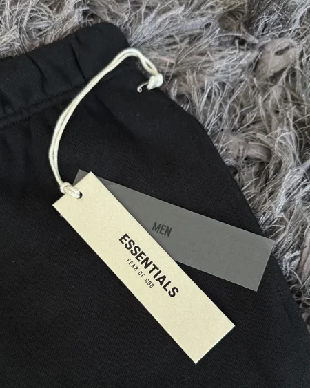 Short Essentials ss22